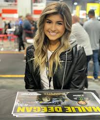 Pin By Joel Prazeres On Nascar Racing Girl Female Racers Female Race Car Driver