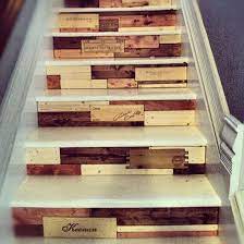 Desain Tangga Unik Dari Kayu Pallet Bekas Teknologi Konstruksi Arsitektur Kayu Kayu Bekas Desain