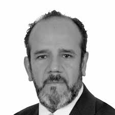 Dr. Eric Santamaría