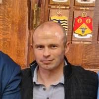 100+ perfiles de «Spellman»