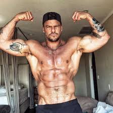 Reacher actor Alan Ritchson caught on video in an alleged brawl with  neighbour