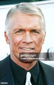 32 Photos & High Res Pictures