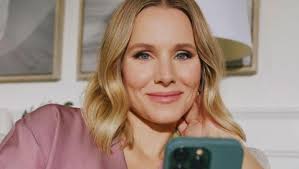 5 Rahasia Awet Muda Kristen Bell di Usia 43 Tahun yang Bisa Kamu Tiru