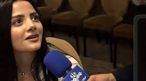 فیلم ابراز علاقه دختر جوان ارمنستانی به رئیس‌جمهور ایران / من عاشق پزشکیان هستم!