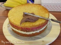 Torten Fullung Erdbeer Yogurette Torte Yogurette Torte Backrezepte Lebensmittel Essen