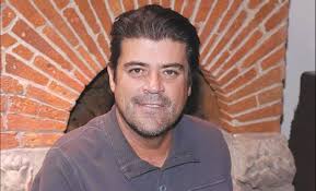 El 'Burro' Van Rankin presume historias… y amenaza con un libro