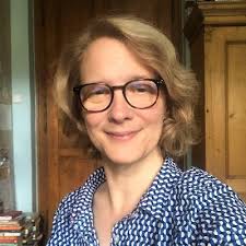 Julia Bryan (@juliapraha)