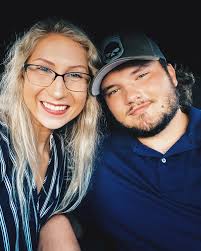 Candy Muncy's Instagram, Twitter & Facebook