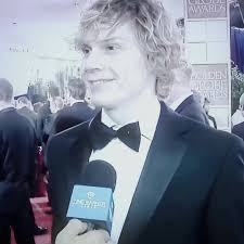 Evan Peters Cabello Rubio