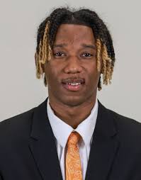 M E N ' S B A S K E T B A L L