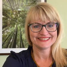 Who gives piano lessons to kids in Ottumwa?