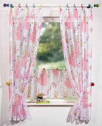 Hängen am fenster vorhänge passend zu der serie kleiner prinz aus dem hause mixibaby. Kinderzimmer Gardine Set Mit Prinzessin Motiv In Weiss Onlineshop Von Fuchs Seit 1895