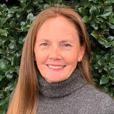 Lisa Mead's Instagram, Twitter & Facebook