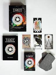 Enclosed tarot card wall chart. The Wild Unknown Tarot Deck And Guidebook Official Keepsake Box Set Krans Kim Amazon De Bucher