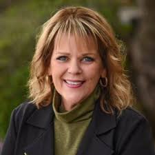 1442 Country Club Dr, Placerville, CA 95667