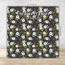 Si buscas un fondo original, y muy divertido para tu photocall aquí tienes tu gran oportunidad, photocall muy baratos con soporte incluido!! Photocall Para Boda Flores Fondo Azul Photocall Economico