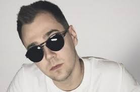 Королева взорвала сеть снимком с сыном Pasha Proorok Usiki Propusk V Trusiki Tekst Pesni Slova