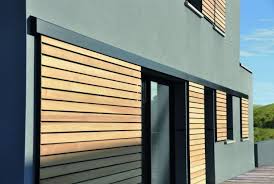 Volets Coulissants Installes A Flers Par Societe Quenechdu Adherent Komilfo Dans L Orne 61 Volet Coulissant Volet Coulissant Bois Volet Exterieur