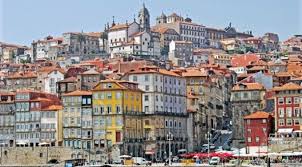 Republika hrvatska, ρεπούμπλικα χρβάτσκα), είναι χώρα στη νοτιοανατολική ευρώπη, και συνορεύει στα βόρεια με την ουγγαρία και τη σλοβενία. Zagkremp H Kardia Ths Kroatias