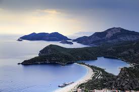 The dolmuş from fethiye will take you down to the private beaches of the lagoon for free if you ask the driver. Was Ist Fethiye In Der Turkei Wie Spot Blau