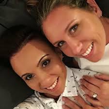 What is the correct spacing for the legs of the Intex 16' x 32' x 52” pool?