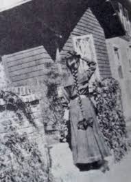 Robinson Jeffers Meets Una Call Kuster