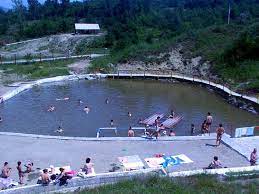 Lacul sărat is a water feature in romania. Despre Lacu Sarat Romania Prezentare Imagini Informatii Turistice Si Detalii Despre Statiunea Lacu Sarat