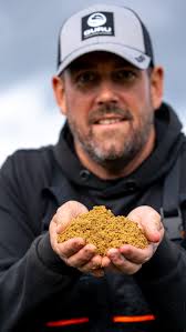WILL REYNOLDS ALL ROUND AUTUMN GROUND BAIT MIX! ✅🙌 The Bagga Mix is Wills  favourite now as the weather begins to change! , ., 😎 As the water starts  to clear up, the unobtrusive colour of the Bagga mix ...