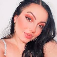 Kayla Melo's Instagram, Twitter & Facebook