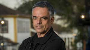 Espelho da Vida 11/03: Daniel salva vida de Priscila e surpreende Alain