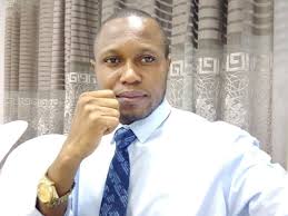 🚨Dani Alves 🇧🇷 : " j'ai été trahi par mon club d'enfance Barcelone.tous  mes amis m'ont trahi, mais celui qui m'a soutenu financièrement en prison  était Messi. Il a désigné 2 avocats