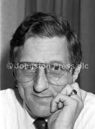 20380131-Scotsman Publications staff gather to present former Scotsman  editor Eric B Mackay with his retiral gift in the Walnut Hall at North  Bridge Edinburgh, November 1985. Editor Chris Baur glasse
