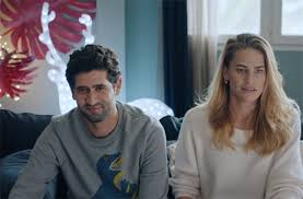 Un gentil docteur mal à l'aise en société, une famille mutante pourchassée, faux agents et vraies stars en affaire, un cartel. Mona Arrive A La Coloc Et Gabriel Lie A L Affaire Charlie Demain Nous Appartient 16 Novembre 2020 Episode 797 Demain Nous Appartient Nouveautes Tele Com