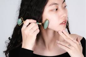 Sắc đẹp :: Chăm Sóc Da Mặt :: Thanh Lăn Thạch Anh Xanh (Tặng Dầu Dưỡng 15ml  Bất Kì Khi Mua)