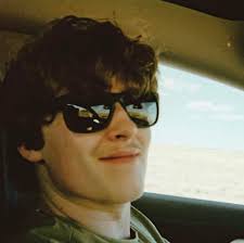 Are there weekday daytime adventurers in the group for hiking?