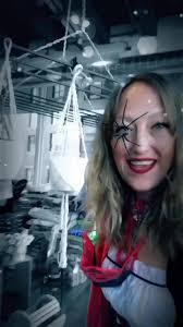 Welcome Artisan Sandra Baur 💐 Shop local at our Artisan meet and greet  Open House tomorrow through Sunday!