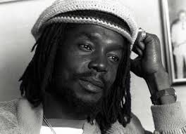 Vandaag overleden: R.I.P Peter Tosh wordt op 11 september 1987 bij een  roofoverval in zijn huis in Kingston op Jamaica doodgeschoten. Er worden  drie verdachten opgepakt. Peter Tosh is op 19 oktober