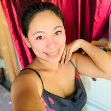 Lynne Crump's Instagram, Twitter & Facebook