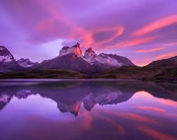 Just because it's simple, doesn't mean this is a boring background image. Simple Mountain Landscape Novocom Top