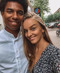 Het is niet de vraag of, maar wanneer de rechtsbuiten van az alkmaar naar een topclub verkast. Beau De Boer Alle Foto S Laatste Nieuwtjes En Weetjes Over Beau De Boer Mannenzaken Nl