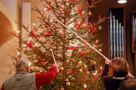 Christmas In Switzerland Christmas Markets Cheese Fondue And Live Candles On The Tree Camerons Travels Rick Steves Europe