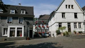 Von der königshofgalerie aus setzt der bus seine fahrt fort, jetzt in der blauen schleife, über den. Quartiersentwicklung Oberstadt Gemeinsam Gestalten Mettmann