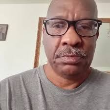 Hey old man. You are truly one of a kind! I keep complimenting you, but it  feels like I am invisible to you. 🥺✨ Just saying "hello" makes my day! 😁