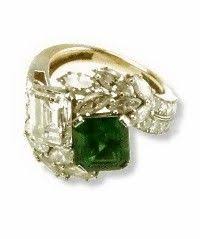 Jackie Kennedy S Engagement Ring Wonder Why No One Makes A Replica The Ones They Sell Look Nothi Engagement Ring Prices Most Expensive Wedding Ring Jewelry