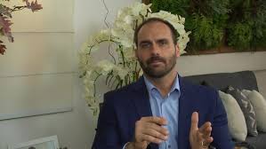 Joana machado madeira e o humorista eduardo madeira aumentaram a família: Justica De Sp Condena Eduardo Bolsonaro A Indenizar Jornalista Em R 30 Mil Por Danos Morais Sao Paulo G1