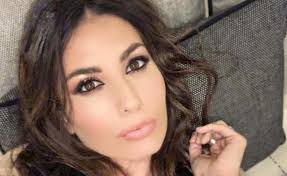 Piero arriva da una famiglia molto unita che l'ha sempre spronato a coltivare i suoi sogni. Gf Vip Elisabetta Gregoraci Spiazza Chi L Aspetta Fuori Dalla Casa