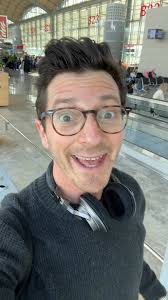 Expert travel advice ✈️📱🔌🚲 by PABLo BLooM