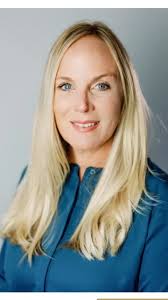 Waves are crashing, surf is up. I get to sit in Open House in Paradise  today. Want a virtual tour? DM me. Or you just have to see it for yourself?  ☎️