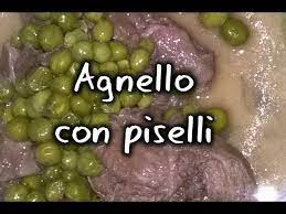L' agnello in umido è un secondo piatto tradizionalmente servito nel periodo di pasqua. Agnello Con Piselli Youtube