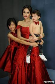 Nama tante ernie menggema selepas muncul dalam. Deretan Artis Cantik Dan Seksi Indonesia Yang Menyandang Status Janda Kembang Blog Unik